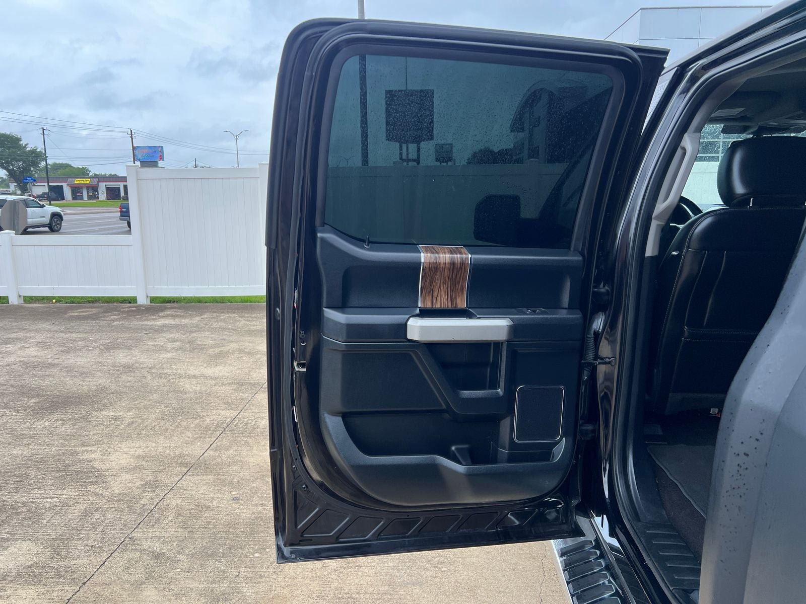 Used 2020 Ford F150 Lariat RWD image 15