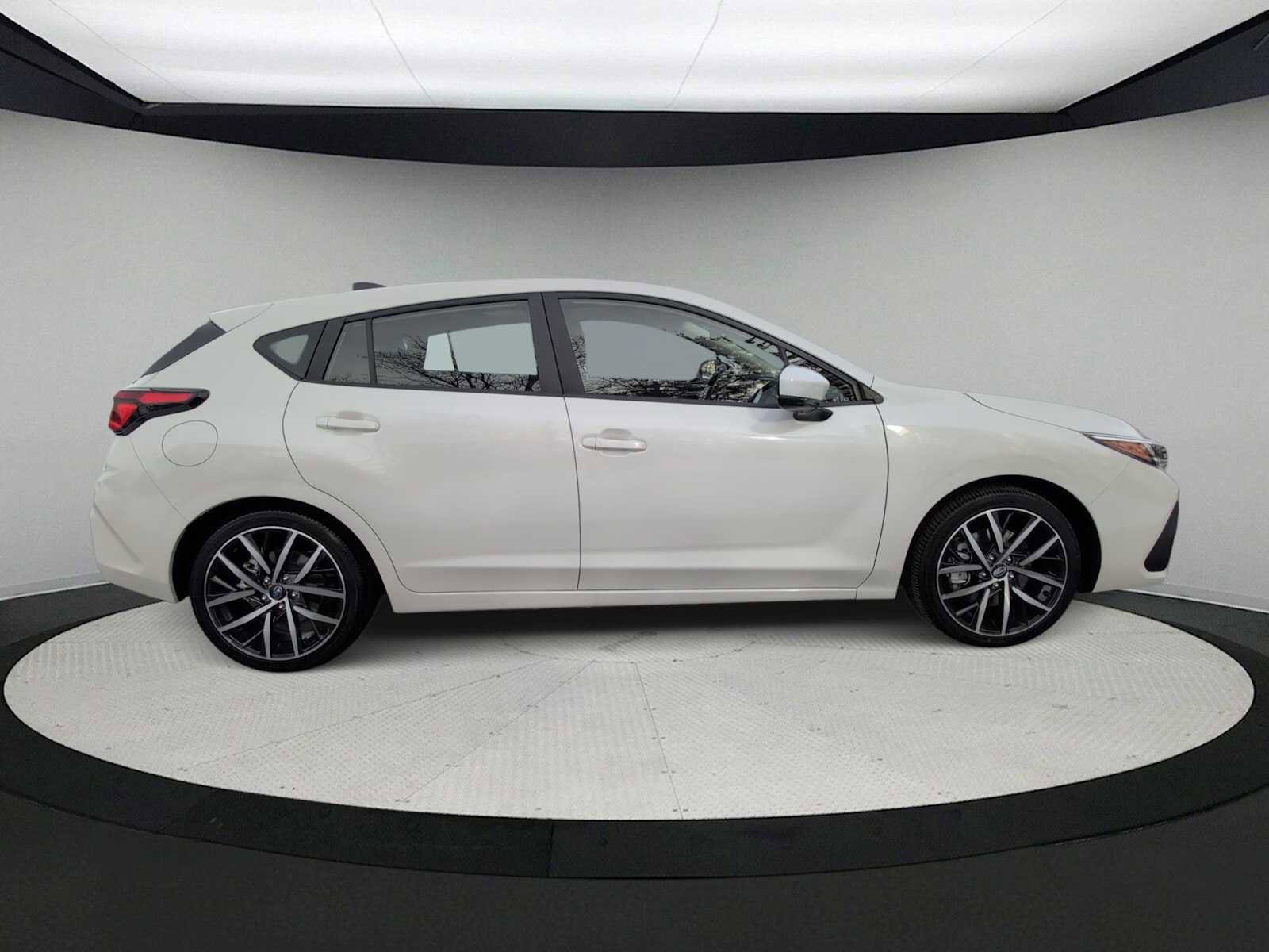 Used 2025 Subaru Impreza 2.0i Sport image 9