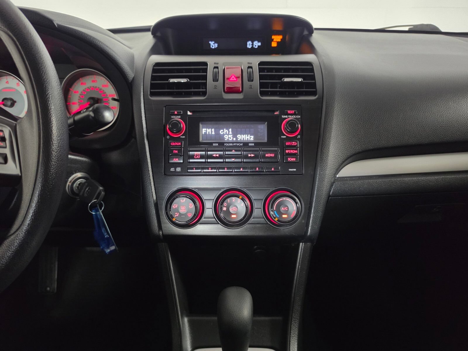 Used 2013 Subaru Impreza 2.0i Premium w/ All-Weather Pkg AWD/4WD image 24