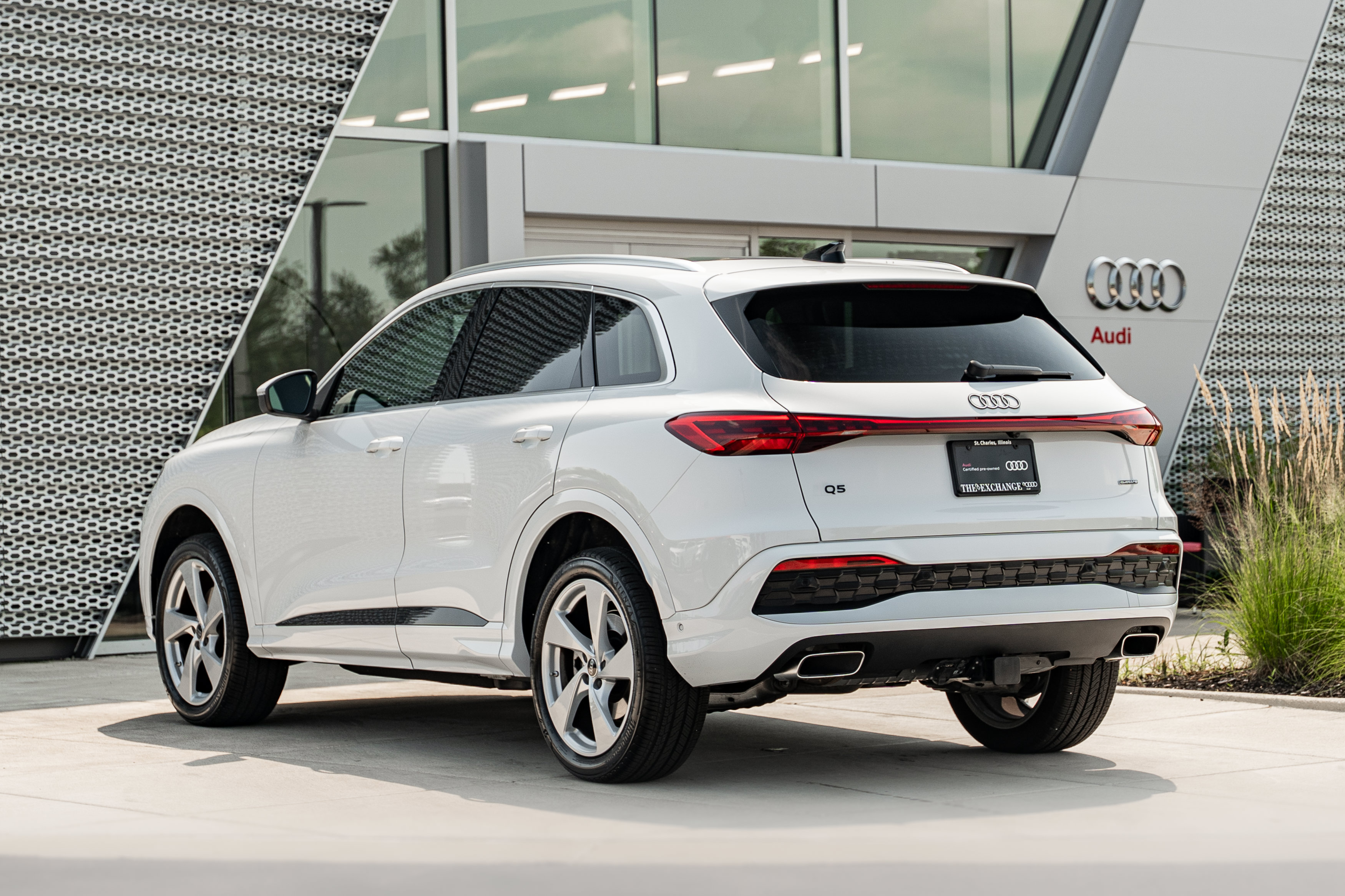 Certified 2025 Audi Q5 Premium Plus w/ Premium Plus AWD/4WD image 5