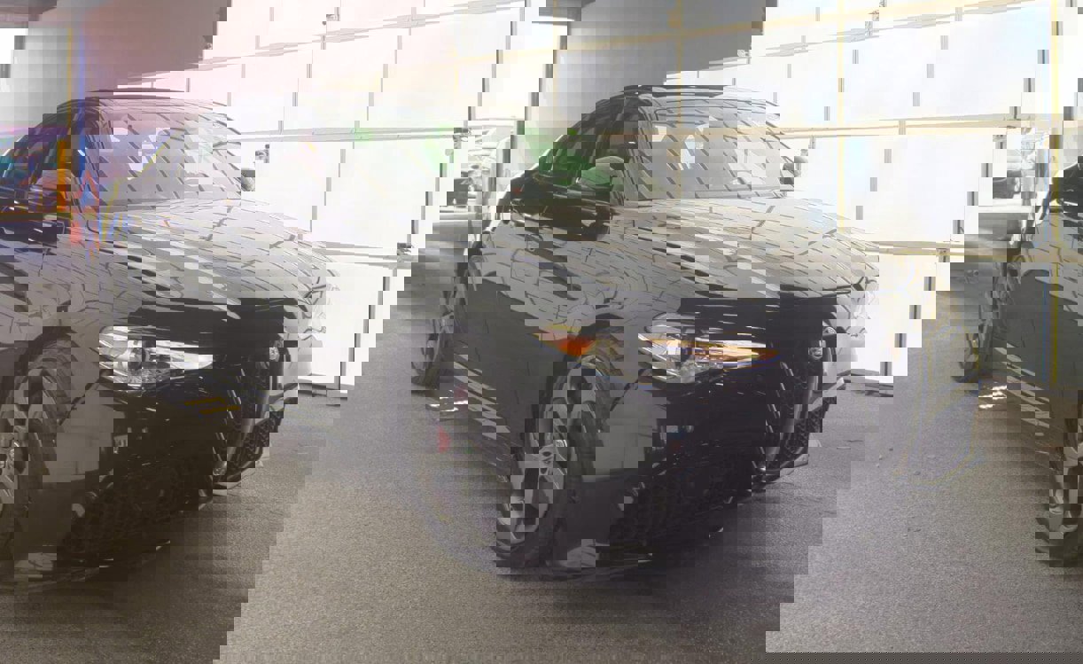 Used 2019 Alfa Romeo Giulia w/ Quick Order Package 22K Sport RWD image 9