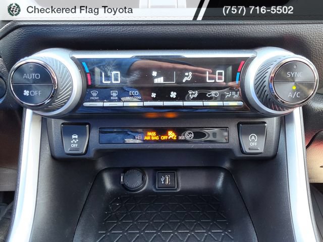 Used 2025 Toyota RAV4 XLE AWD/4WD image 20
