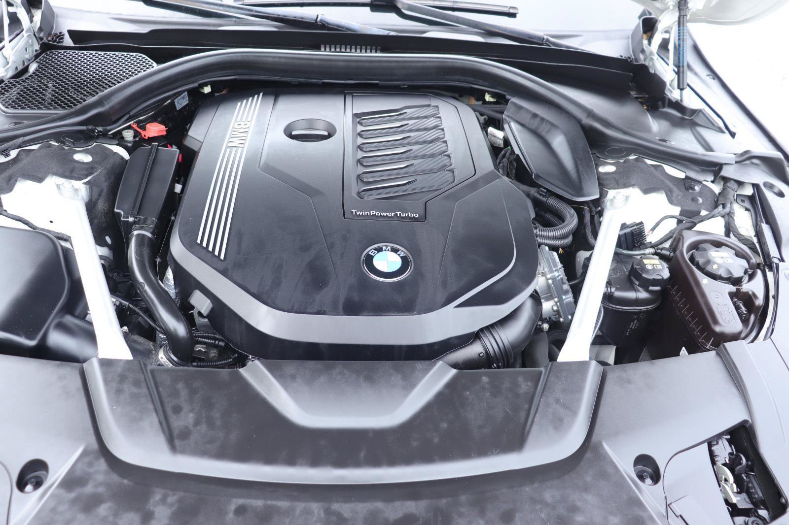 Used 2022 BMW 740i w/ Premium Package RWD image 36