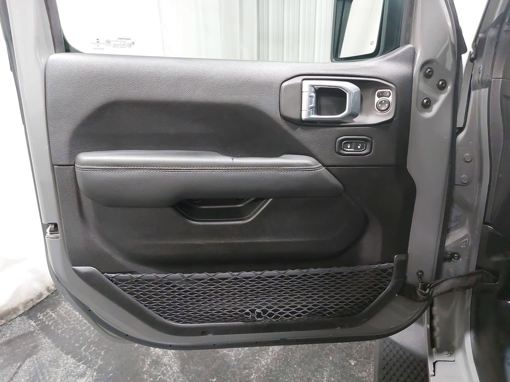 Used 2023 Jeep Wrangler Unlimited Sahara w/ Cold Weather Group image 27