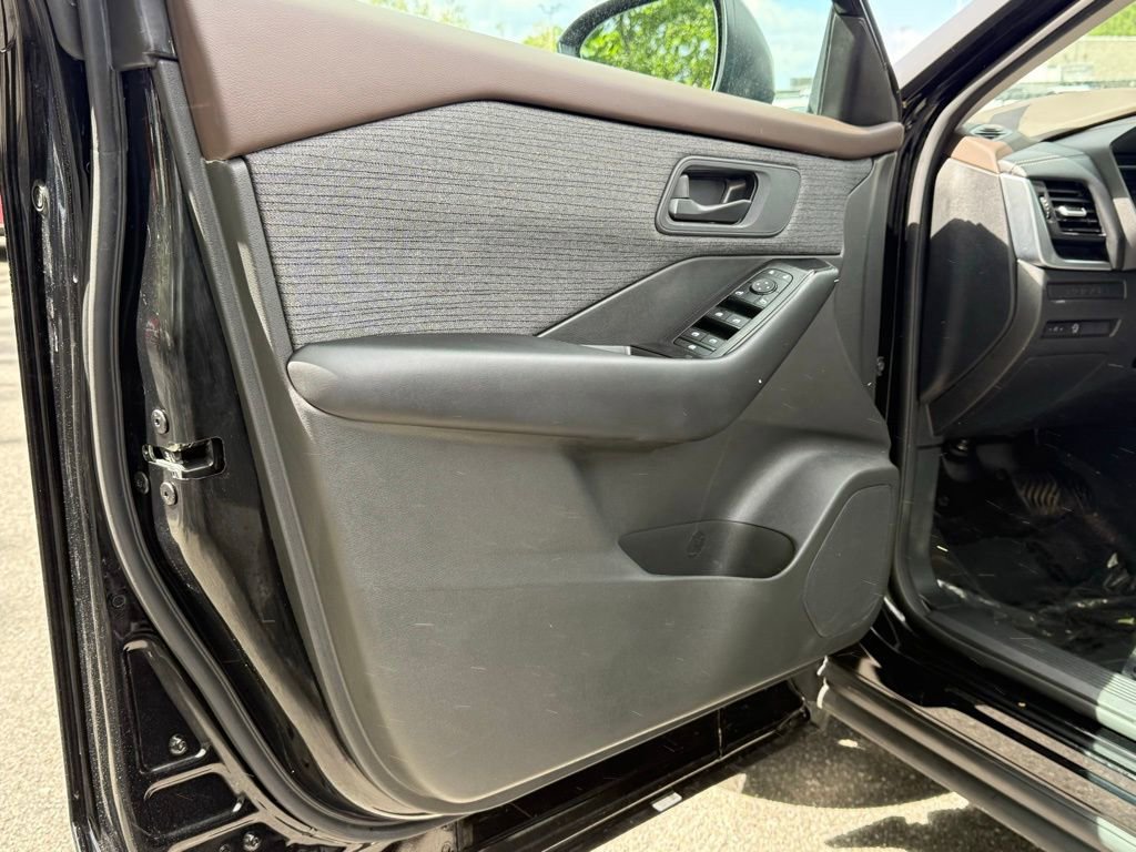Certified 2023 Nissan Rogue S AWD/4WD image 29