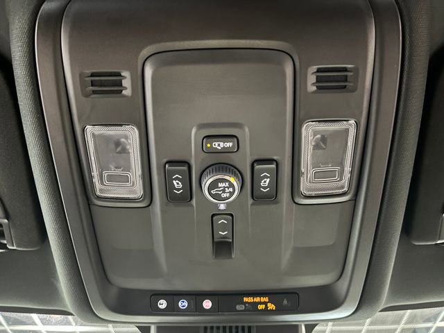 Used 2025 GMC Yukon XL Denali AWD/4WD image 23