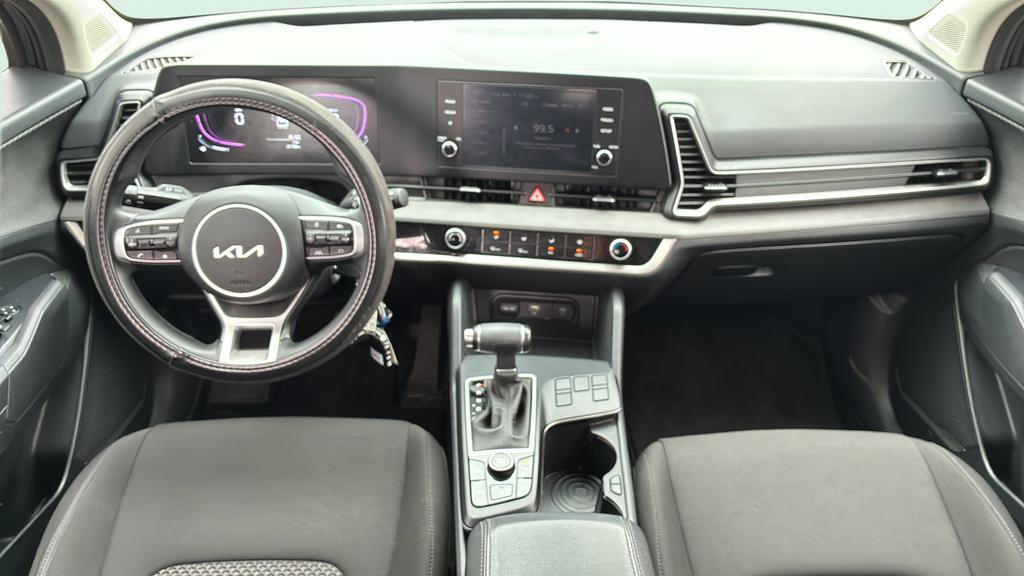 Used 2025 Kia Sportage LX image 17