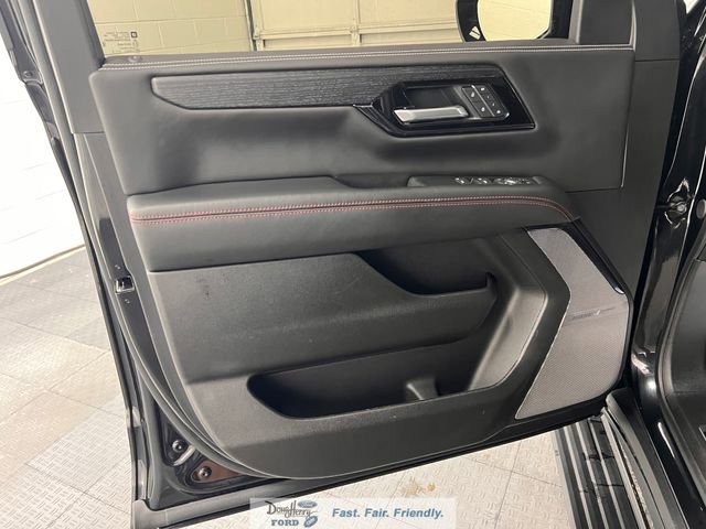 Used 2025 GMC Yukon XL AT4 Ultimate image 24