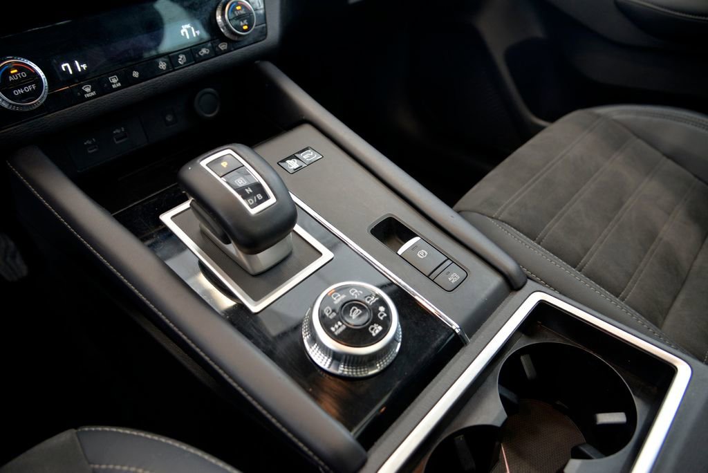 Used 2023 Mitsubishi Outlander SE image 25