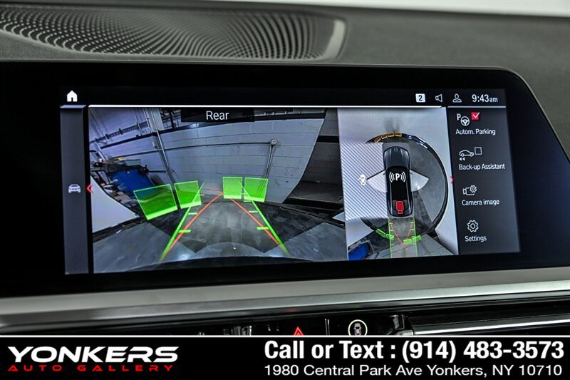 Used 2022 BMW M4 xDrive Competition w/ M Carbon Exterior Package AWD/4WD image 20