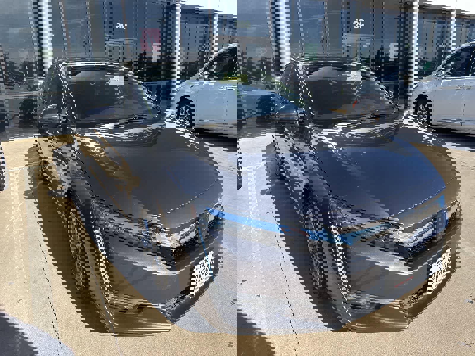 Used 2018 Honda Clarity Touring image 2