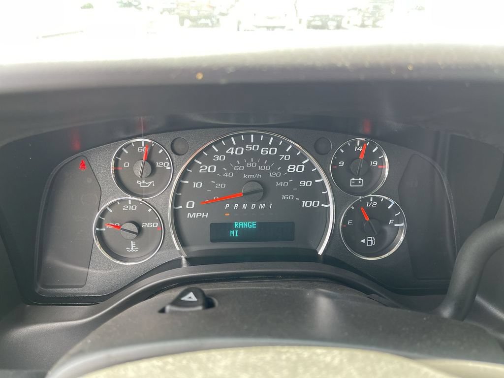 New 2025 Chevrolet Express 3500 Extended w/ Driver Convenience Package RWD image 10