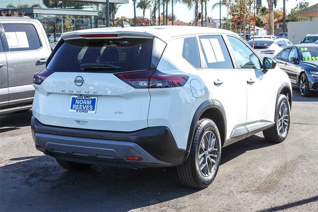 Used 2023 Nissan Rogue S image 9