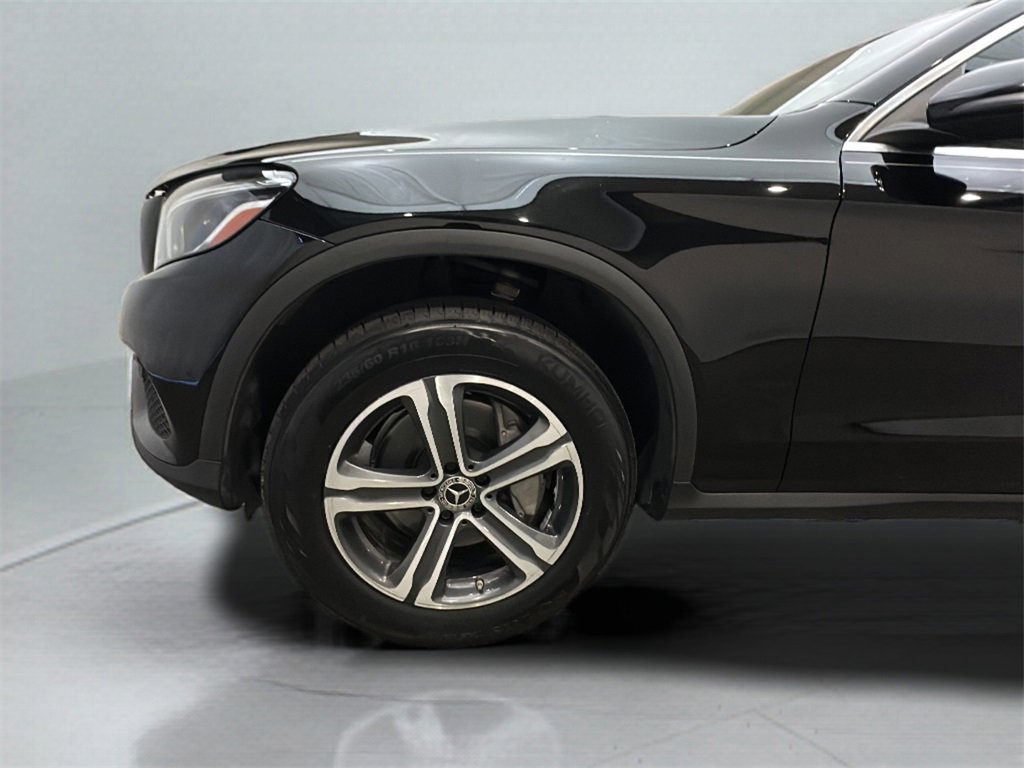 Used 2019 Mercedes-Benz GLC 300 4MATIC image 5