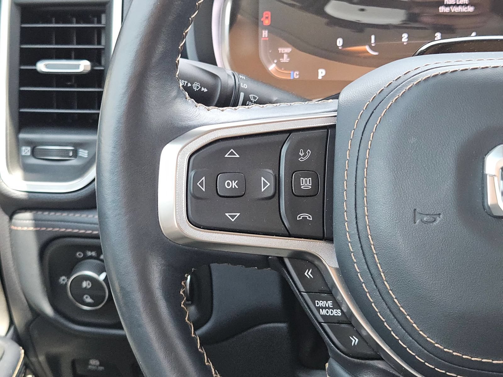 Used 2025 RAM 1500 Tungsten AWD/4WD image 21
