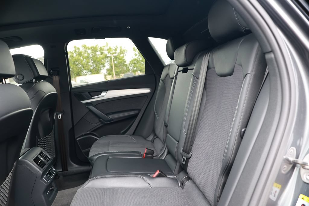 Used 2024 Audi Q5 e Prestige w/ Prestige Package AWD/4WD image 35