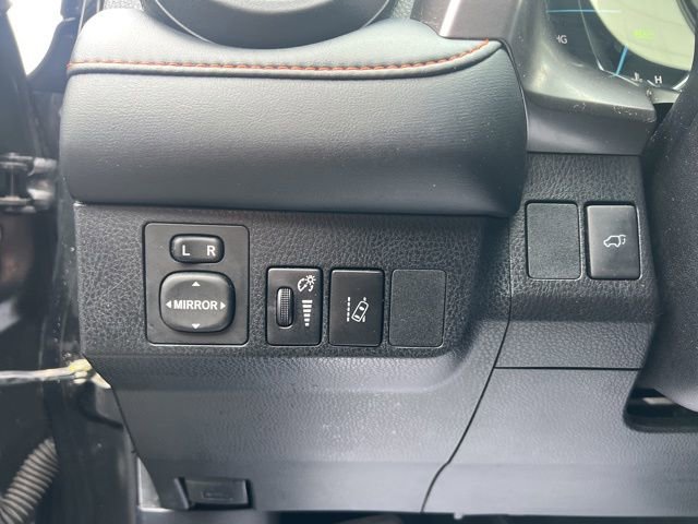 Used 2017 Toyota RAV4 SE w/ Advanced Technology Package image 23
