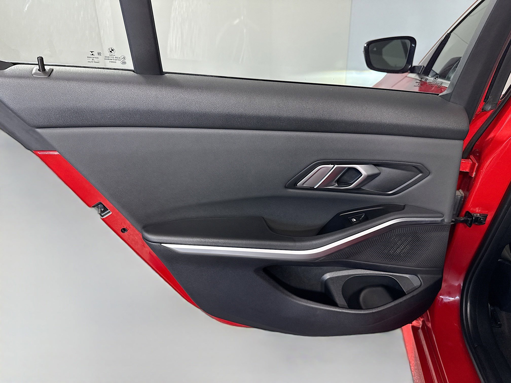 Used 2019 BMW 330i Sedan w/ Convenience Package image 26