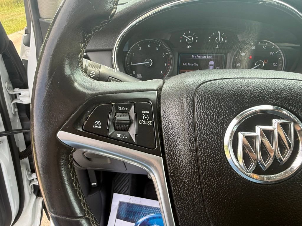 Used 2021 Buick Encore Preferred AWD/4WD image 29