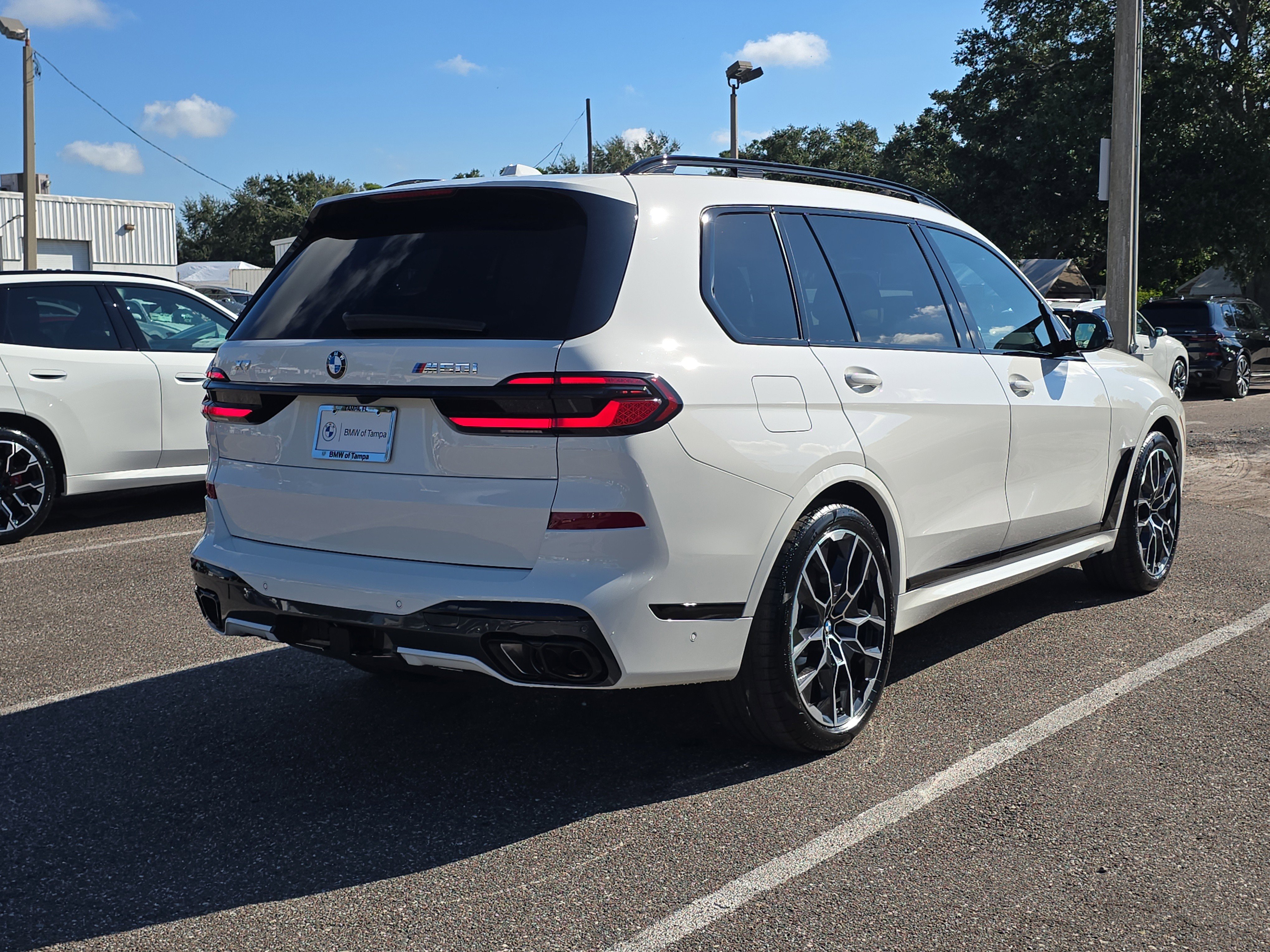 New 2026 BMW X7 M60i image 5