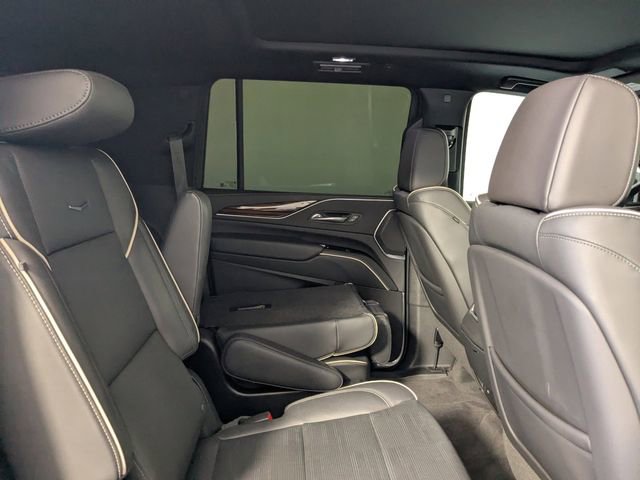 Used 2023 Cadillac Escalade ESV Premium Luxury AWD/4WD image 29