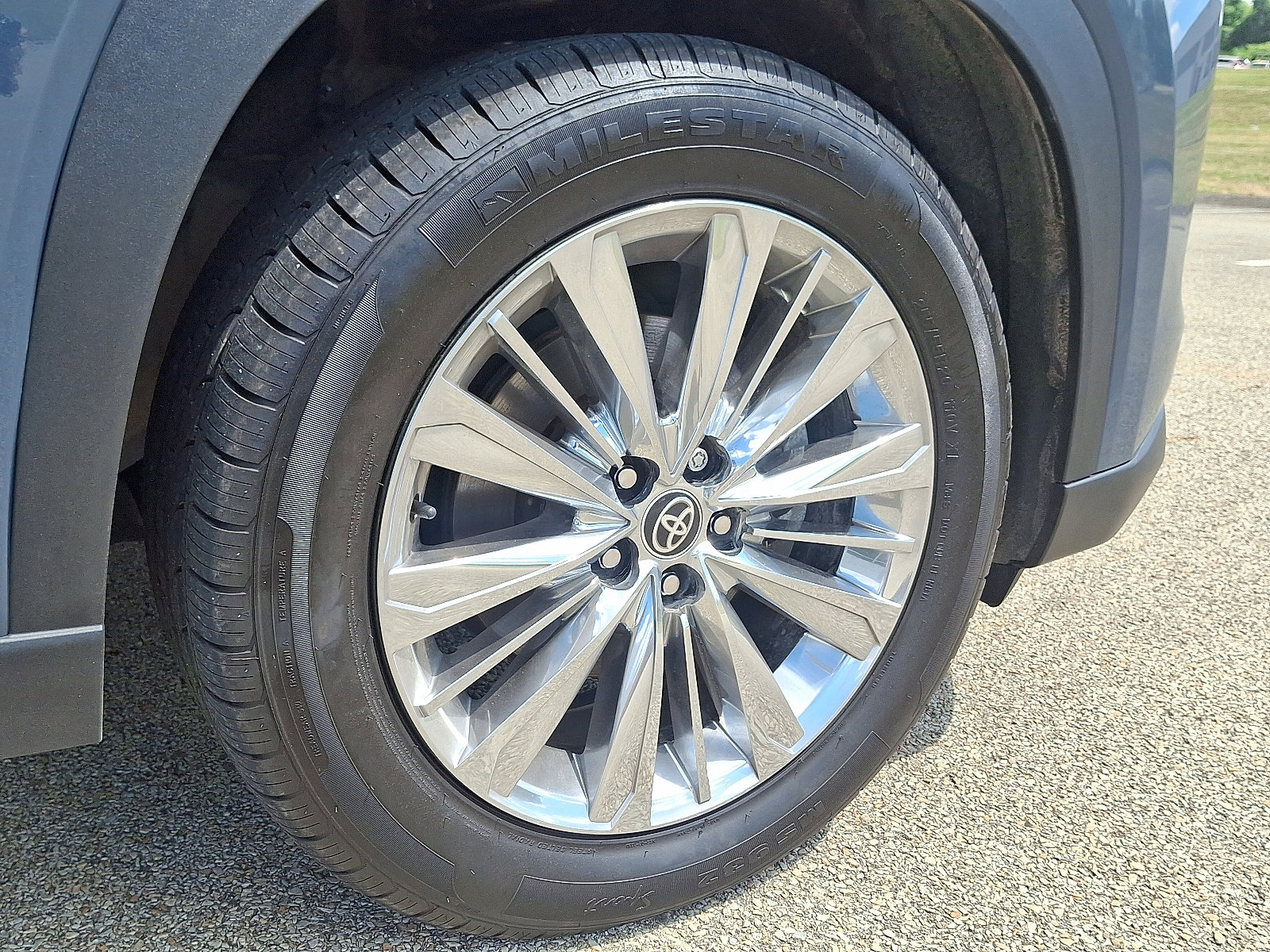 Used 2024 Toyota Grand Highlander AWD image 8