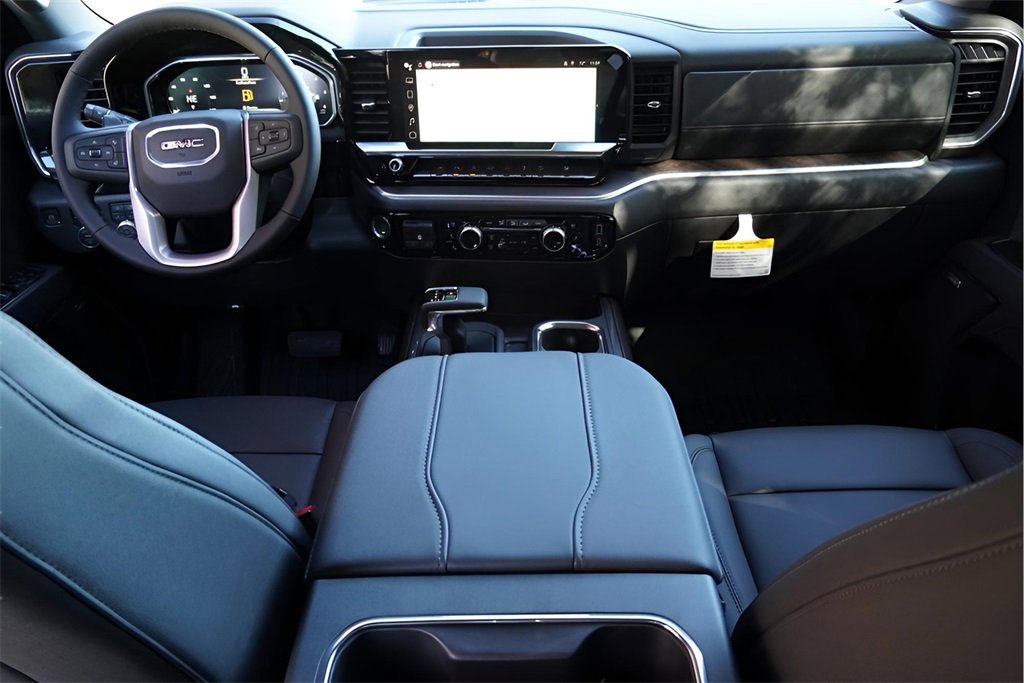 New 2026 GMC Sierra 1500 SLT image 19