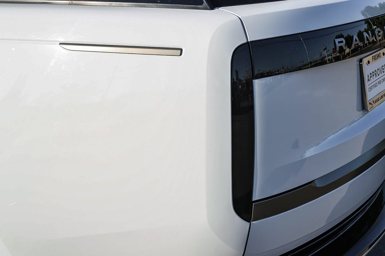 Certified 2023 Land Rover Range Rover SE AWD/4WD image 11