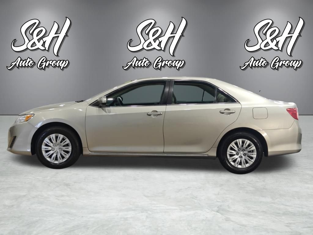 Used 2014 Toyota Camry LE FWD image 19