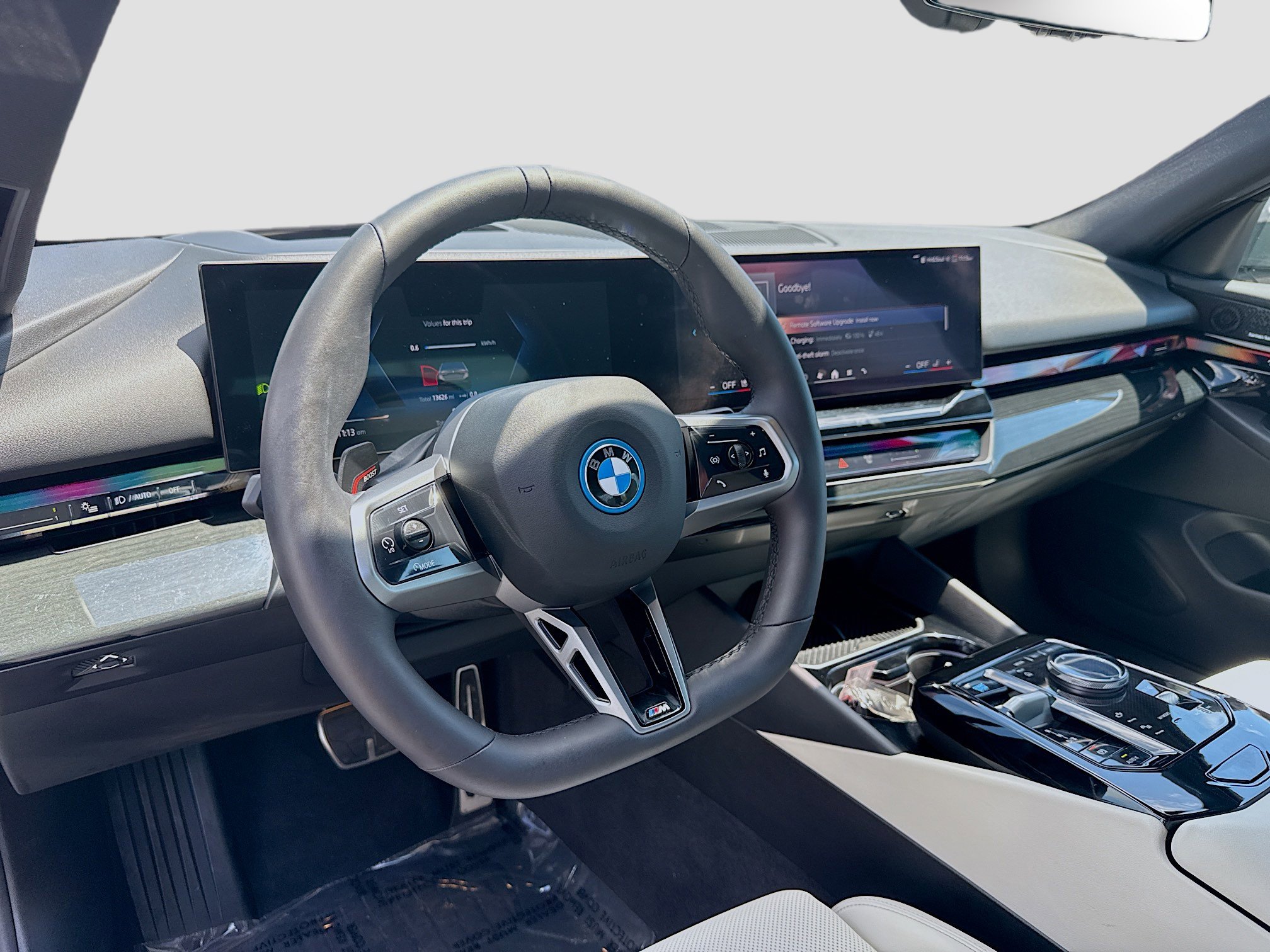Used 2025 BMW i5 xDrive40 w/ M Sport Package AWD/4WD image 7