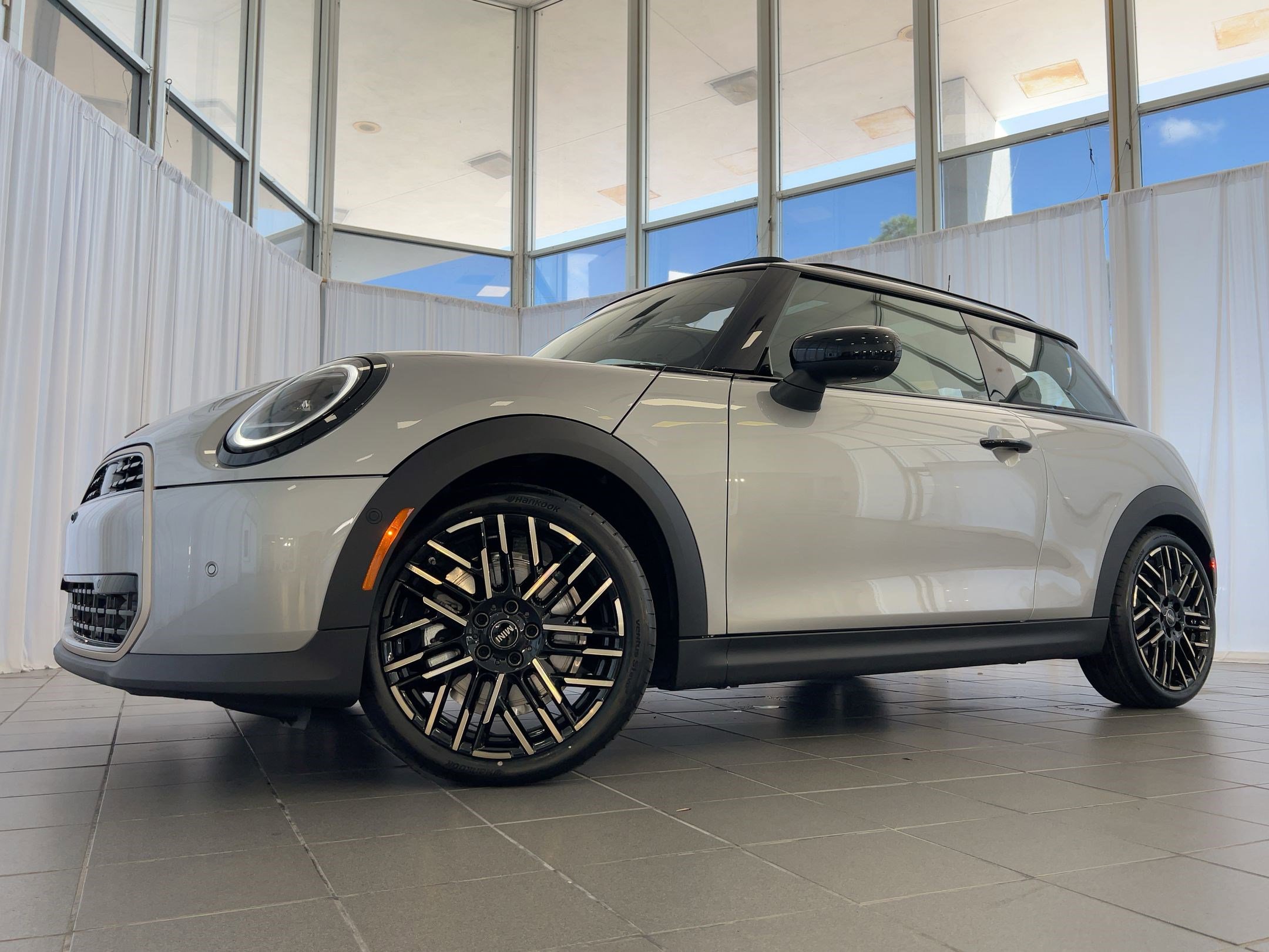 New 2026 MINI Cooper 2-Door Hardtop FWD image 33