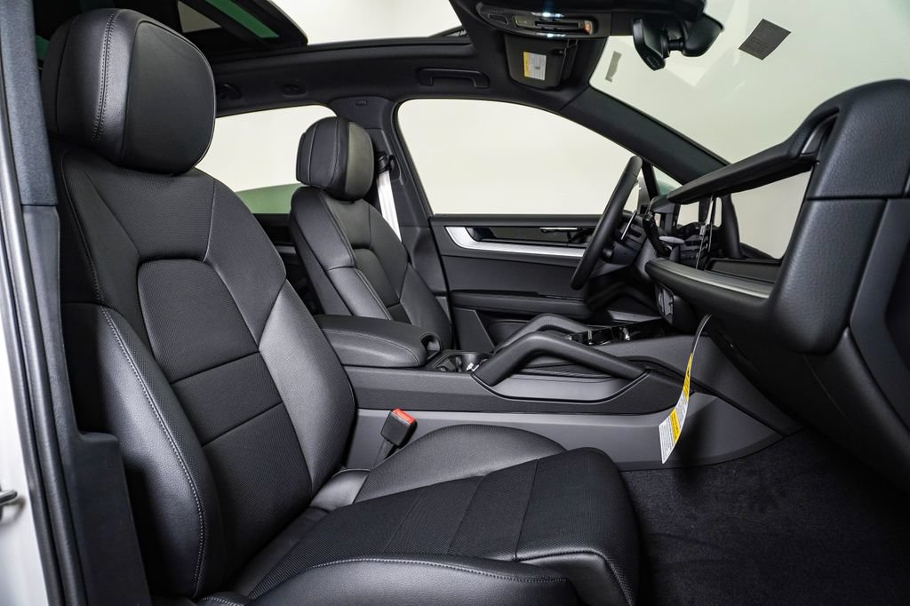 New 2026 Porsche Cayenne AWD/4WD image 15