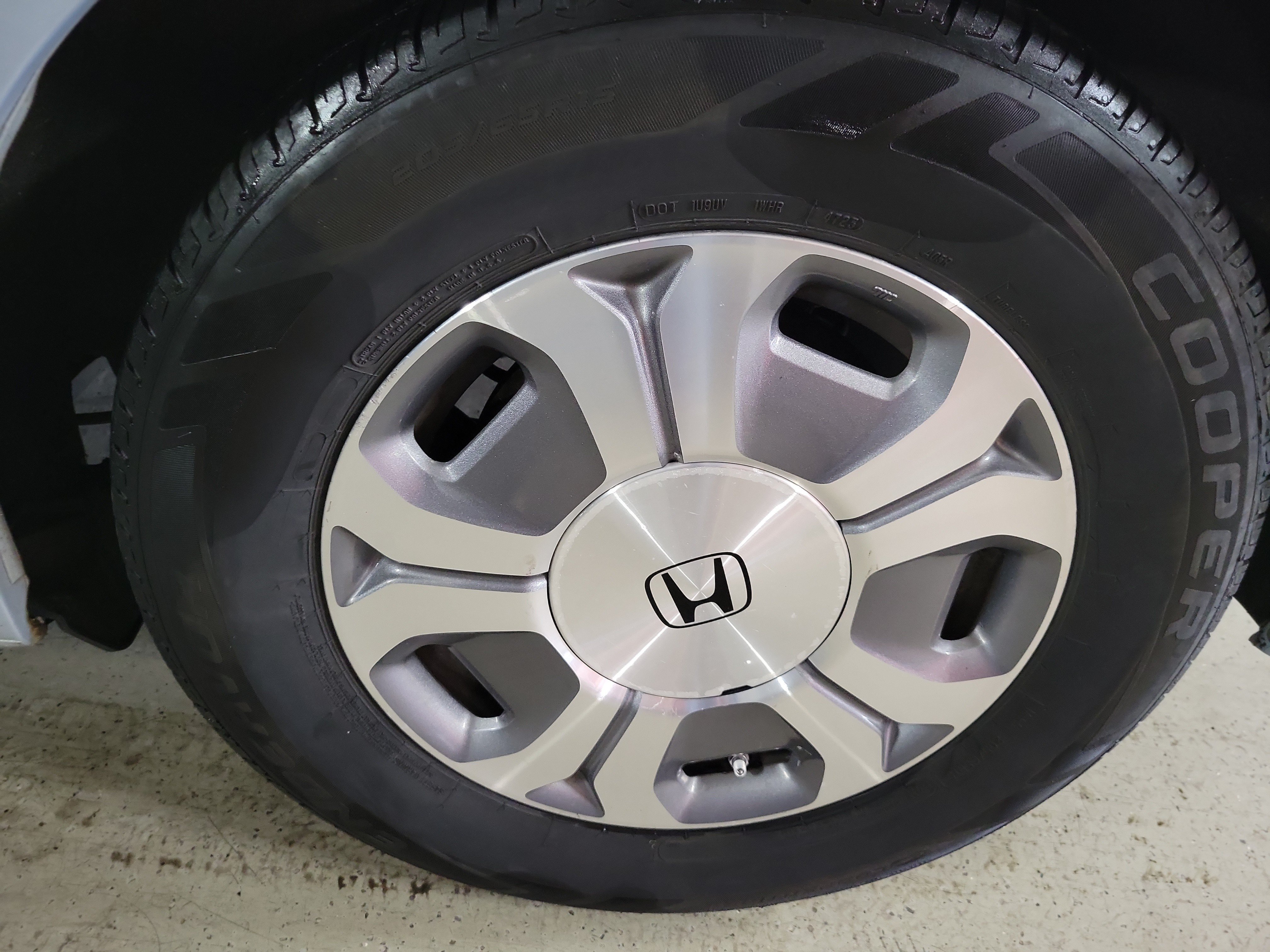 Used 2012 Honda Civic Hybrid Sedan image 8