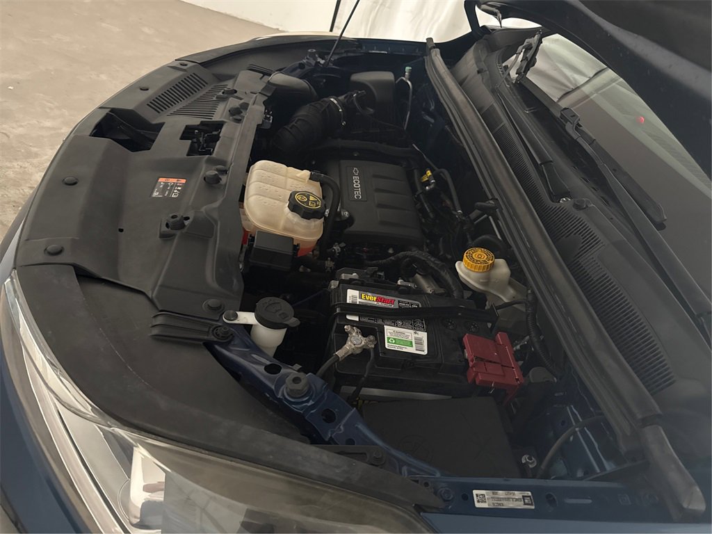 Used 2020 Chevrolet Trax LT w/ LT Convenience Package image 16