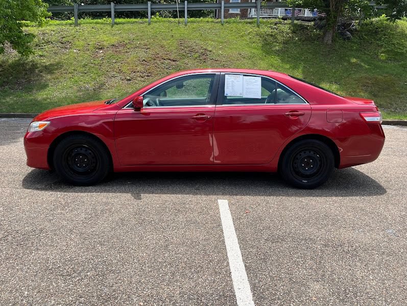 Used 2011 Toyota Camry LE FWD image 23