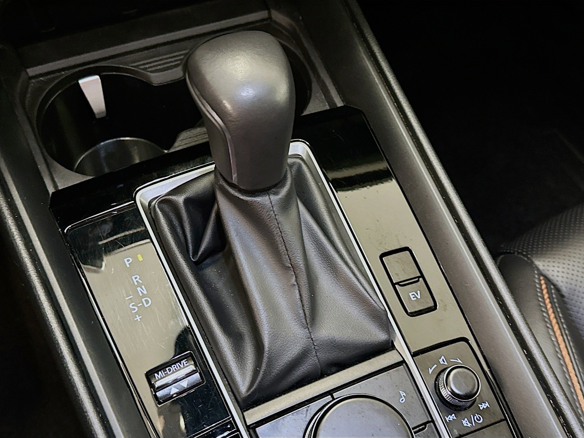 Used 2025 MAZDA CX-50 AWD 2.5 Hybrid w/ Premium Pkg image 25