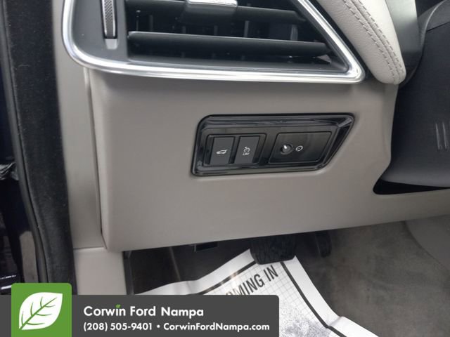 Used 2020 Jaguar F-PACE Portfolio AWD/4WD image 13