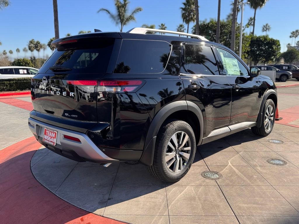 New 2025 Nissan Pathfinder SL image 7