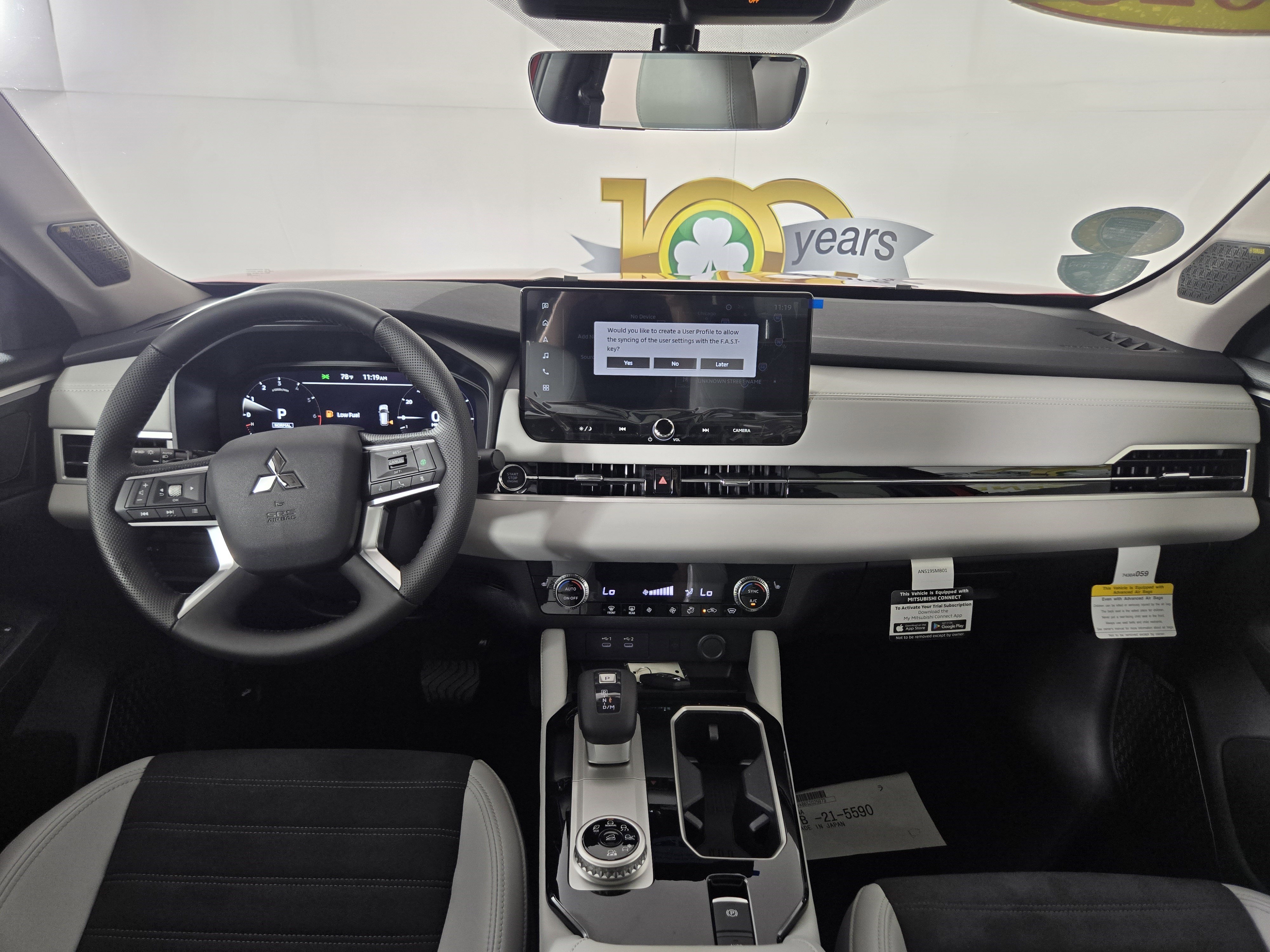 New 2025 Mitsubishi Outlander SE image 13