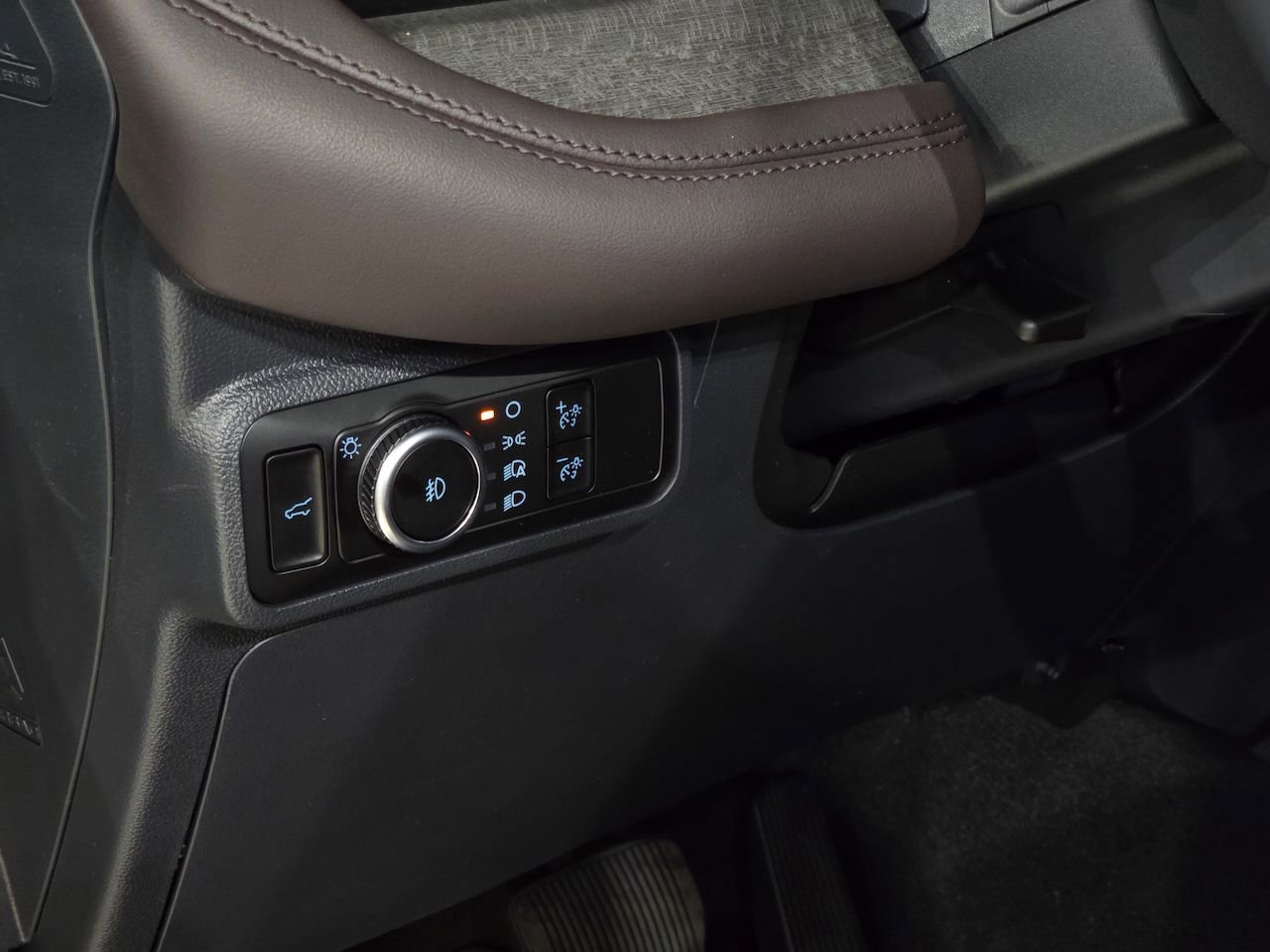 New 2026 Ford Explorer Platinum image 18