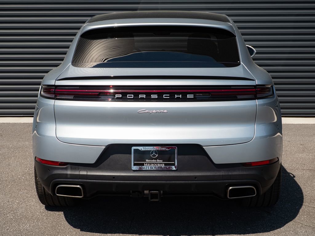 Certified 2024 Porsche Cayenne Coupe AWD/4WD image 31
