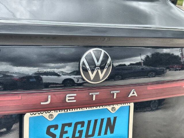 Used 2025 Volkswagen Jetta SE FWD image 29