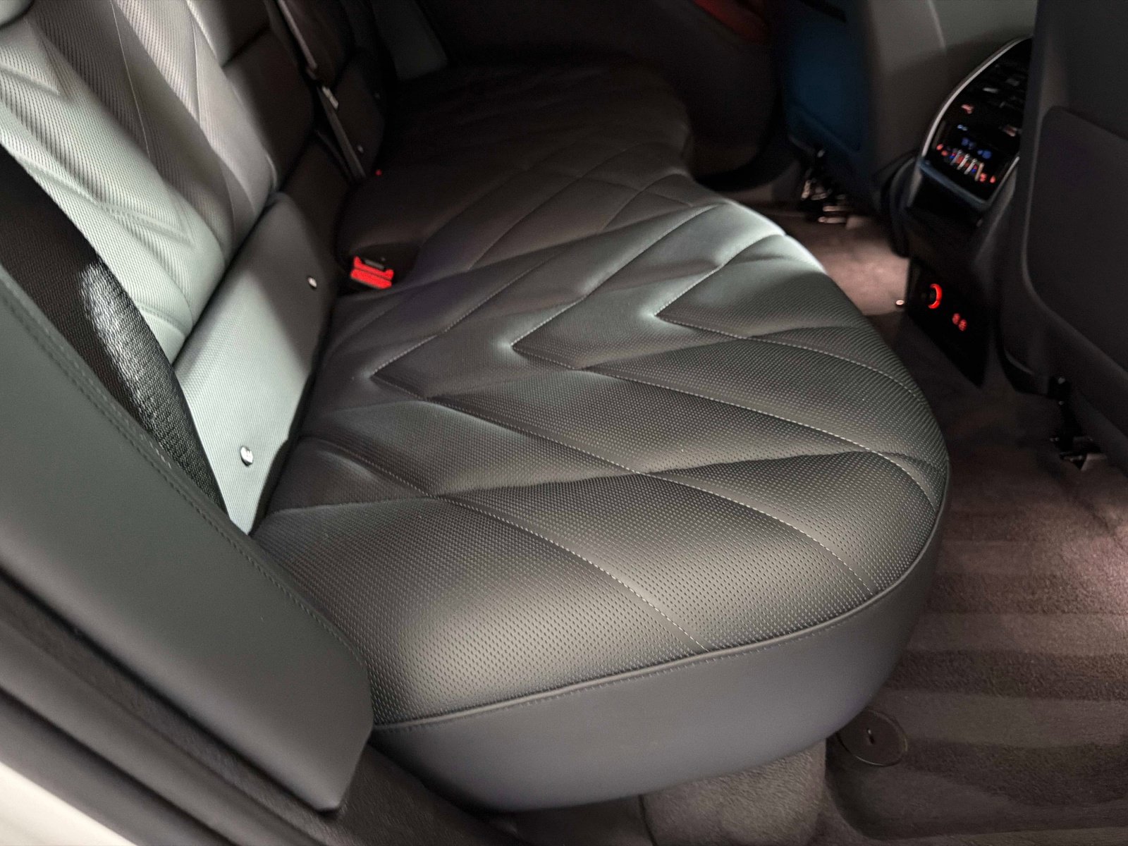 Used 2025 BMW XM image 27