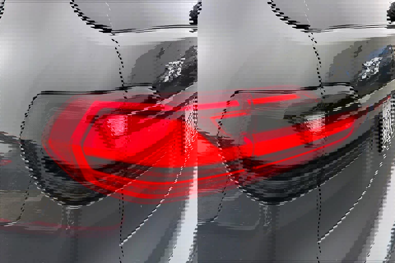 Used 2022 BMW X7 xDrive40i w/ M Sport Package image 31