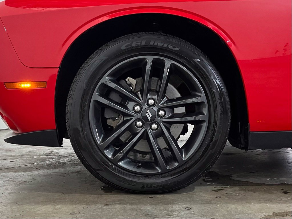 Used 2019 Dodge Challenger SXT w/ Blacktop Package AWD/4WD image 16