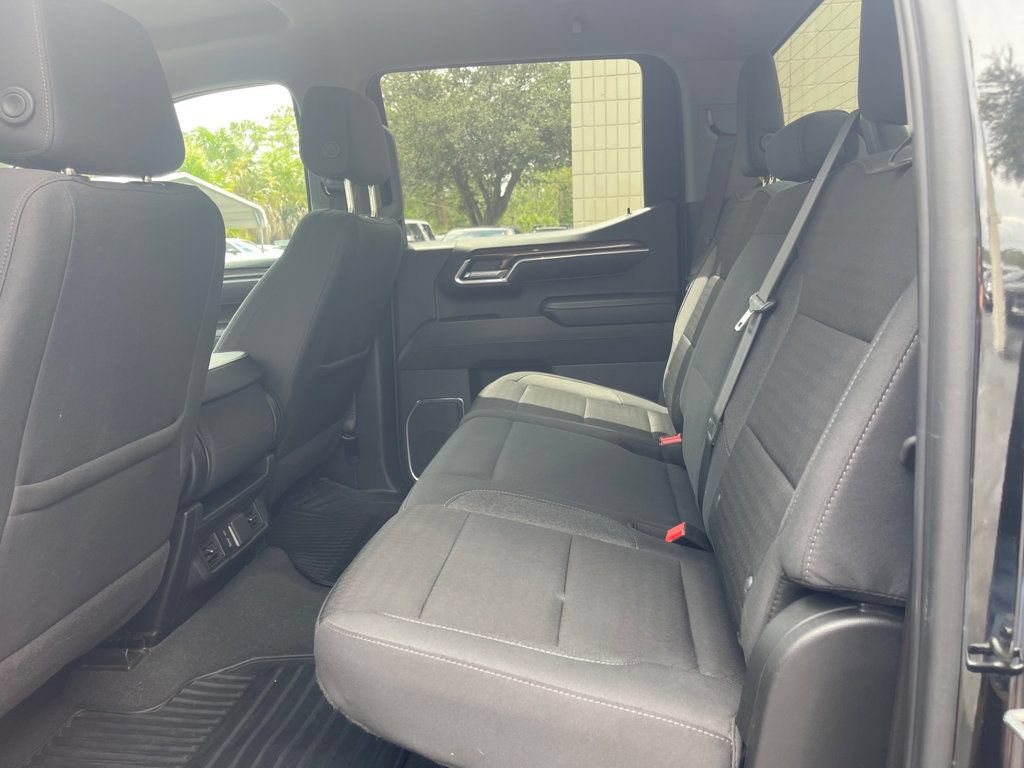 Used 2025 Chevrolet Silverado 1500 LT RWD image 12