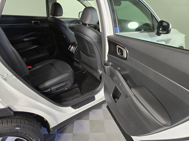 Used 2023 Kia Sorento EX AWD/4WD image 13