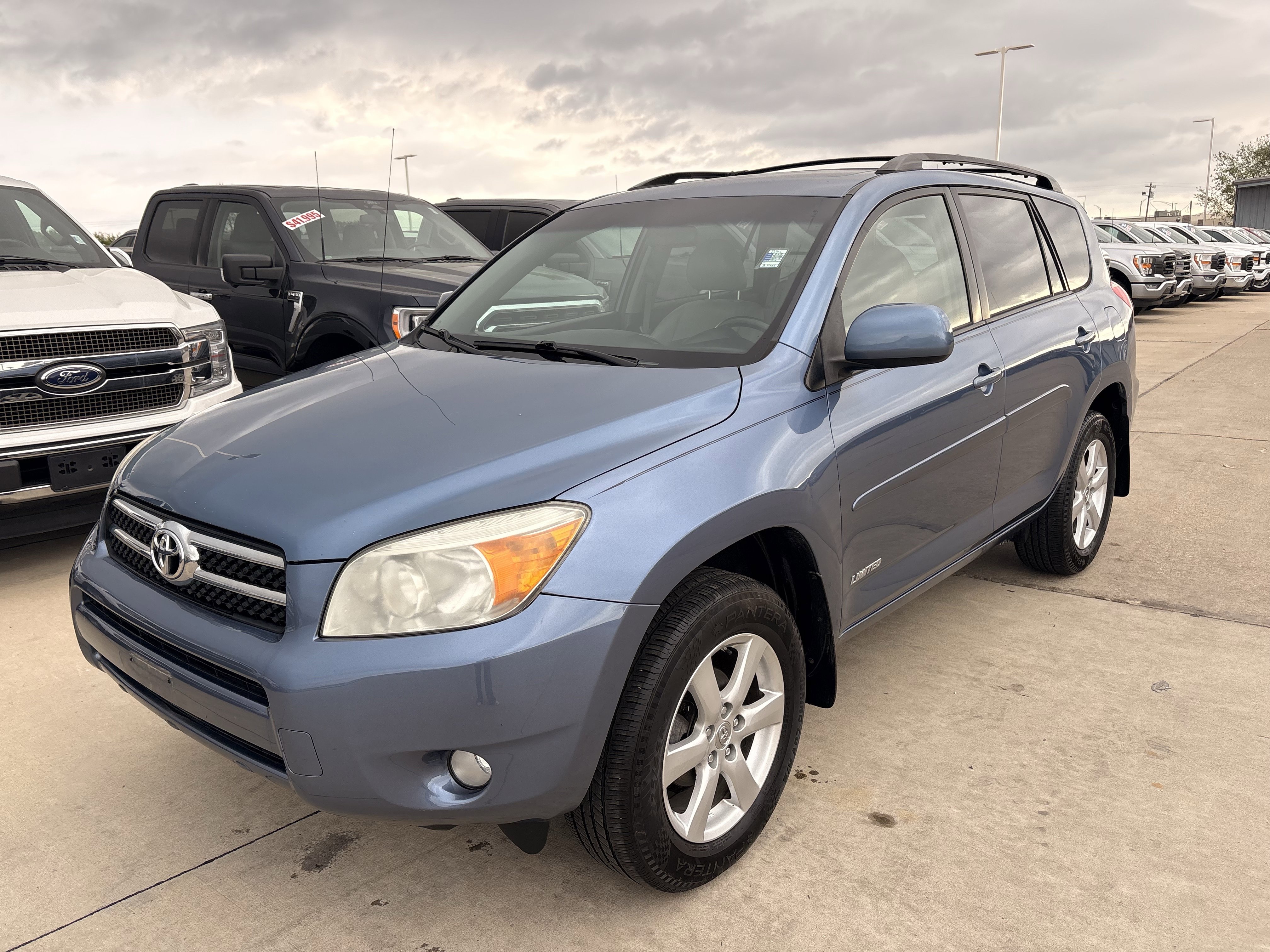 Used 2008 Toyota RAV4 Limited image 4