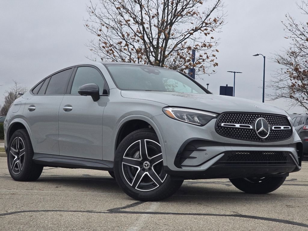 Used 2026 Mercedes-Benz GLC 300 4MATIC image 1