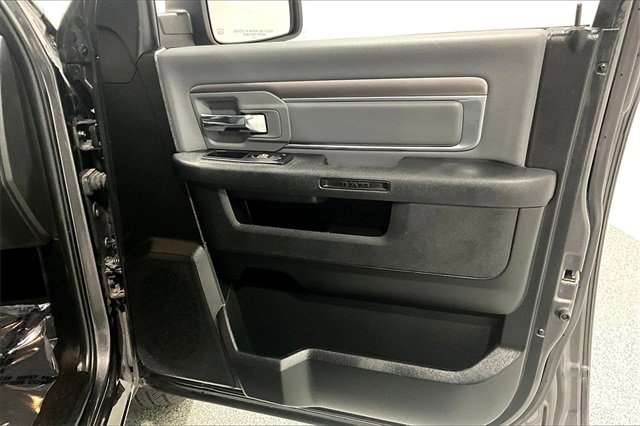 Used 2023 RAM 1500 Classic SLT image 30